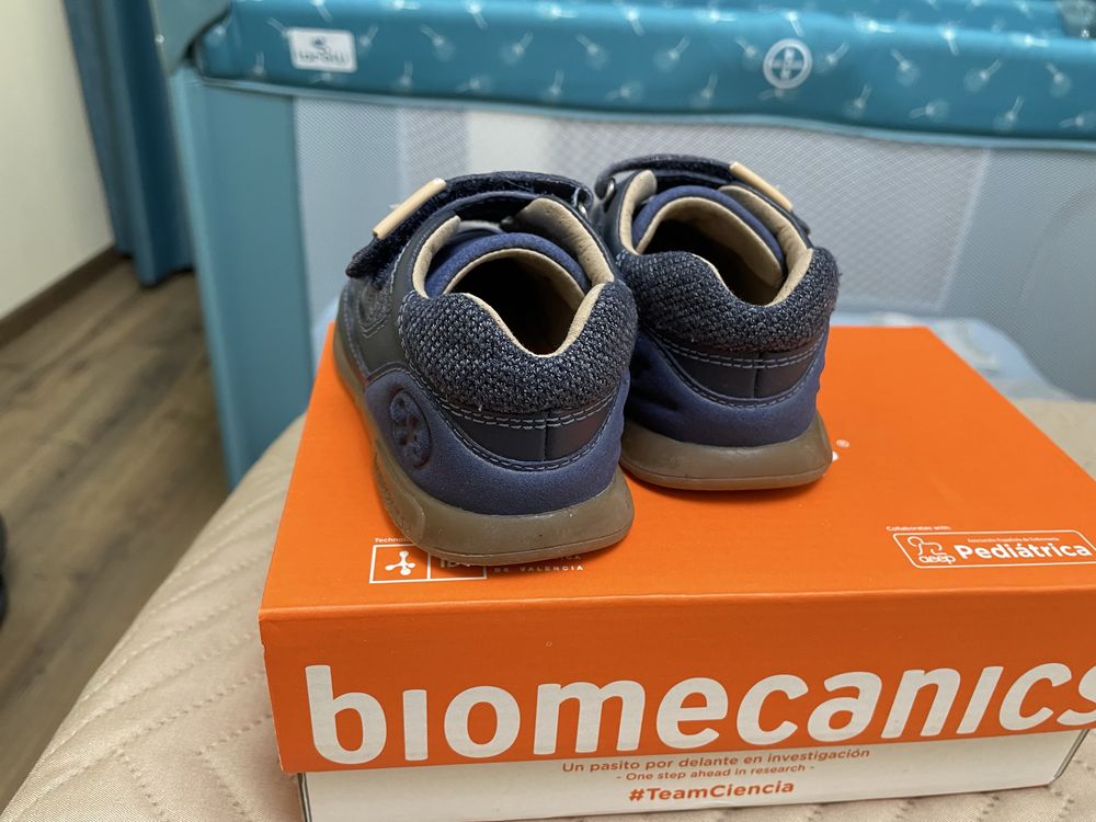 Обувки за прохождане Biomecanics 22