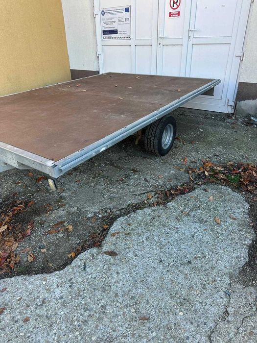 Remorca universala, o osie