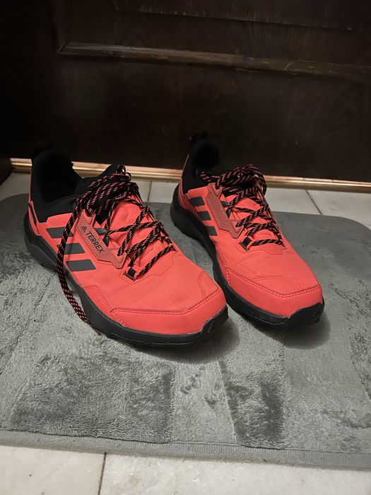 Спортни обувки Adidas Terrex - Оранжеви