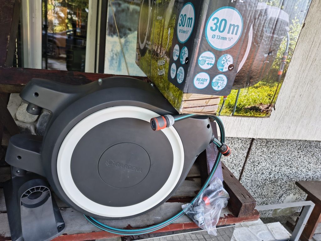 Кутия за маркуч Gardena за стенен монтаж, дълга L (бяла), 30 м: Универ