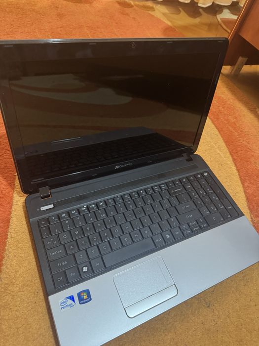 Laptop Gateway 15,6 inch cu incarcator si mouse