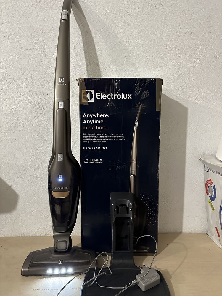 Aspirator vertical AEG/ electrolux