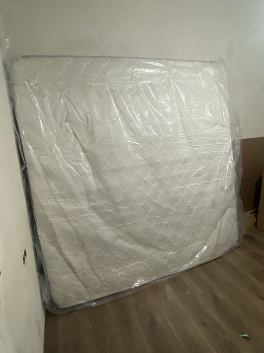 Продам матрас 200х210