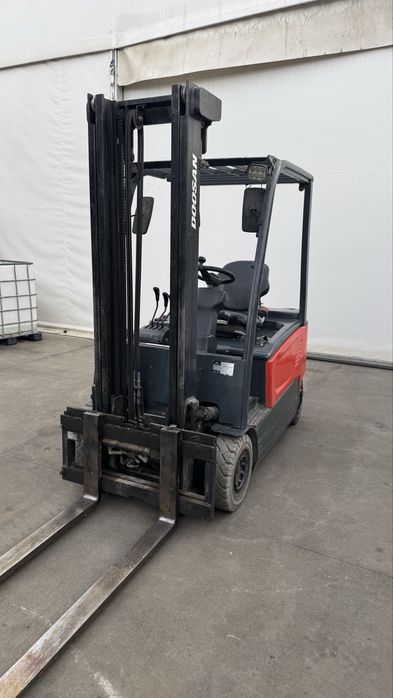 Stivuitor electric Doosan