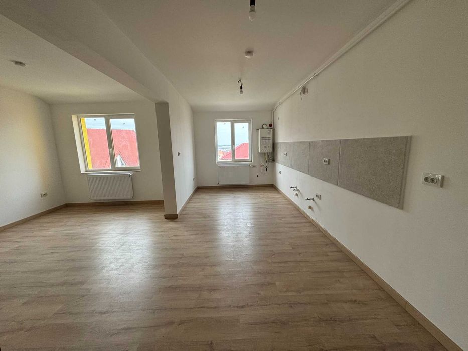 Apartament 3 camere 2 bai decomandat ultrafinisat 73 mp