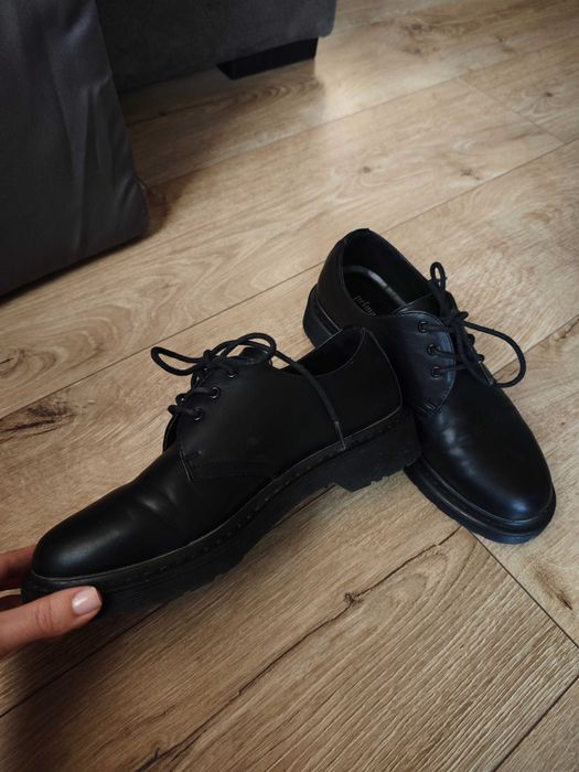 Черни кожени обувки
