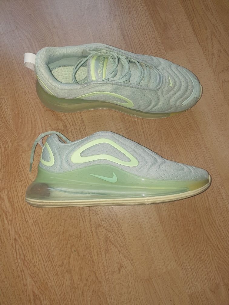 Adidasi Nike Air Max 720