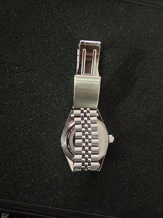 Invicta часовник
