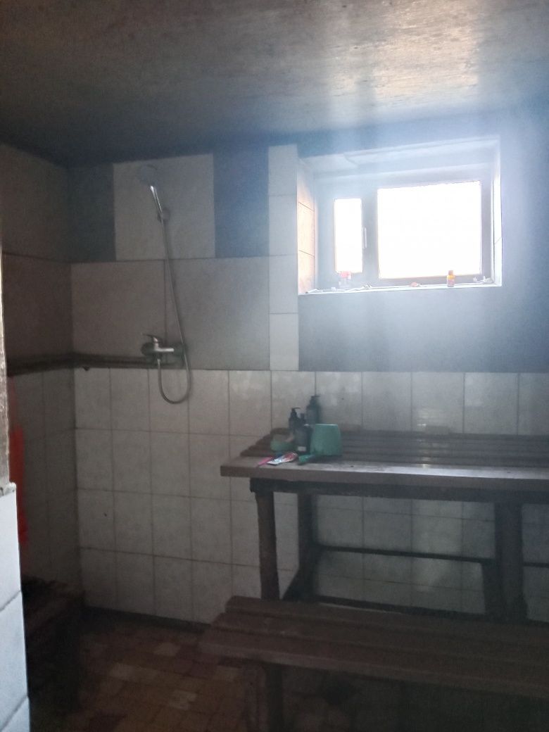 Продается дом  . Удобен как для жилья , так и под бизнес.