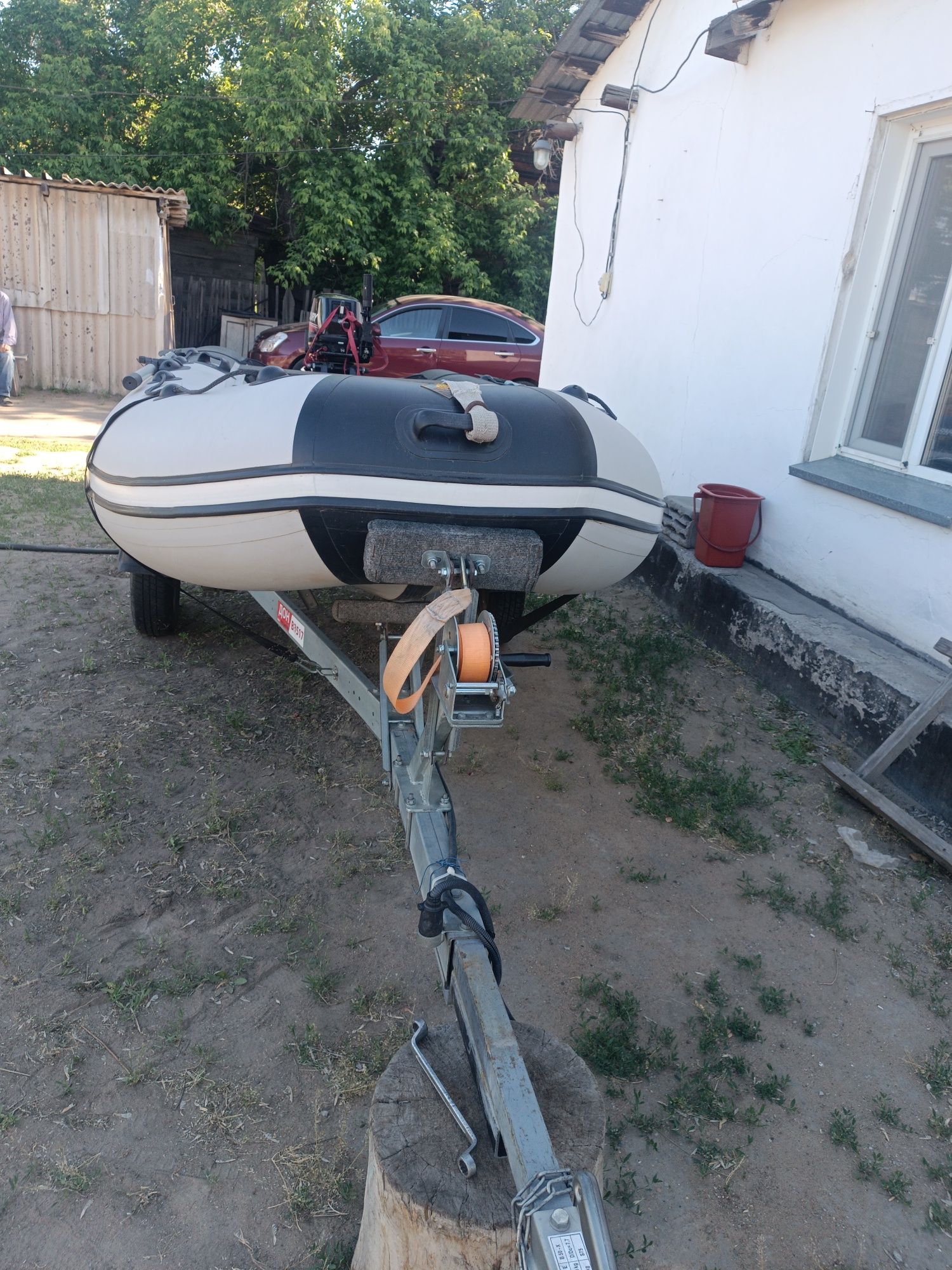 Продам лодку Ревьера 3600