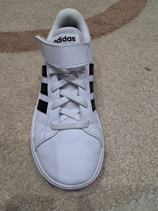 Vând adidasi originali copii ADIDAS Noi