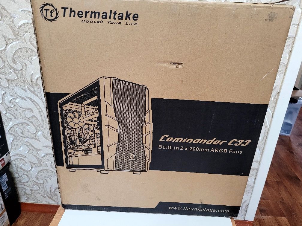 Кейс Thermaltake Commondore C33