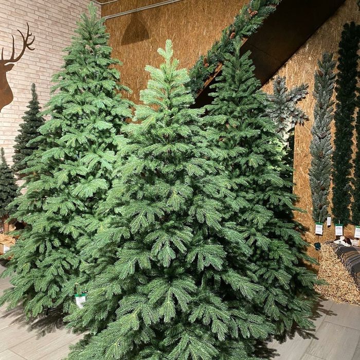 Ёлка под натуральный , новогодний. Полностью гелывая .