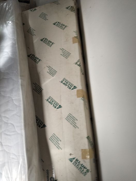 Pătuț copil din lemn cu saltea nou,nefolosit