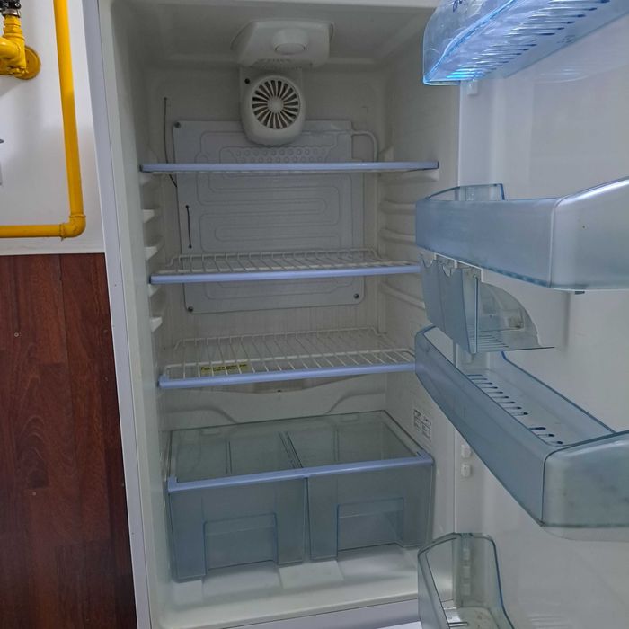 Combina frigorifica Arctic.