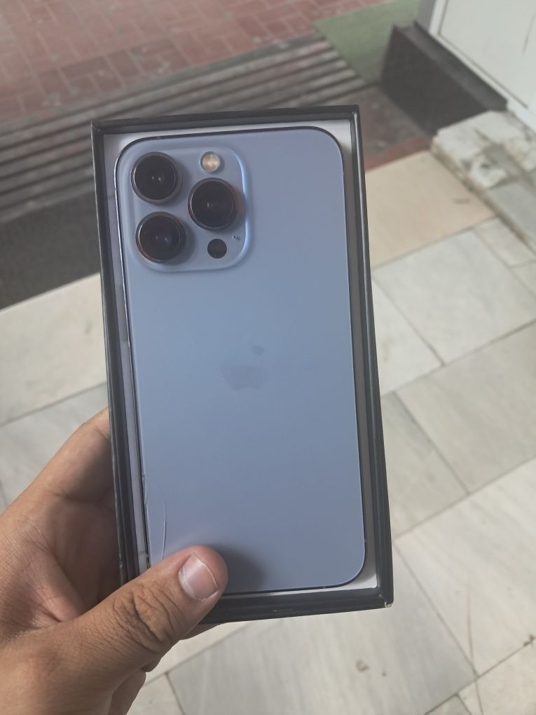 Iphone 13 pro blue