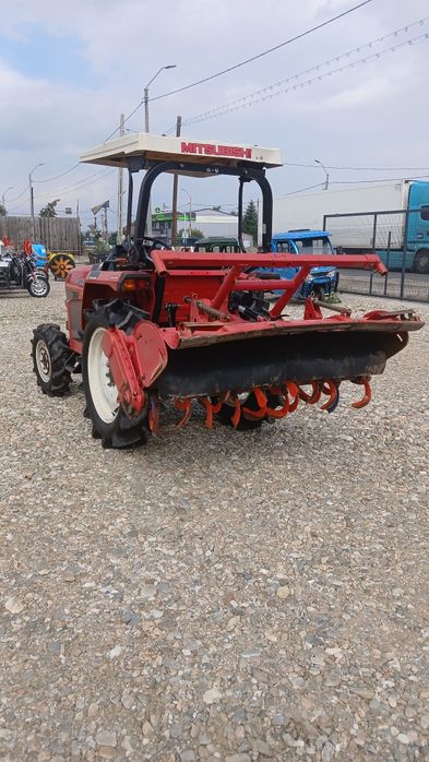 Tractor Mitsubishi cu inversor 750 ore funcționare