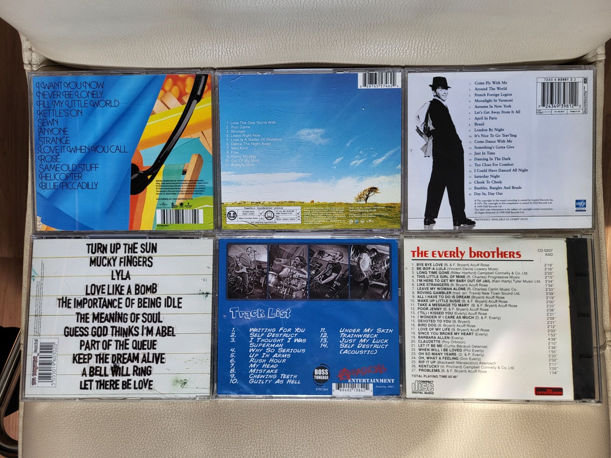 Оригинални матрични музикални компакт дискове/Music CD