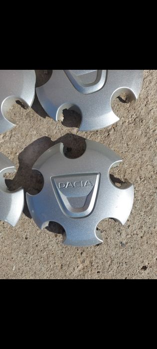 Capace Originale Dacia Duster * Pentru Jante OȚEL * Set 4 BUC ***