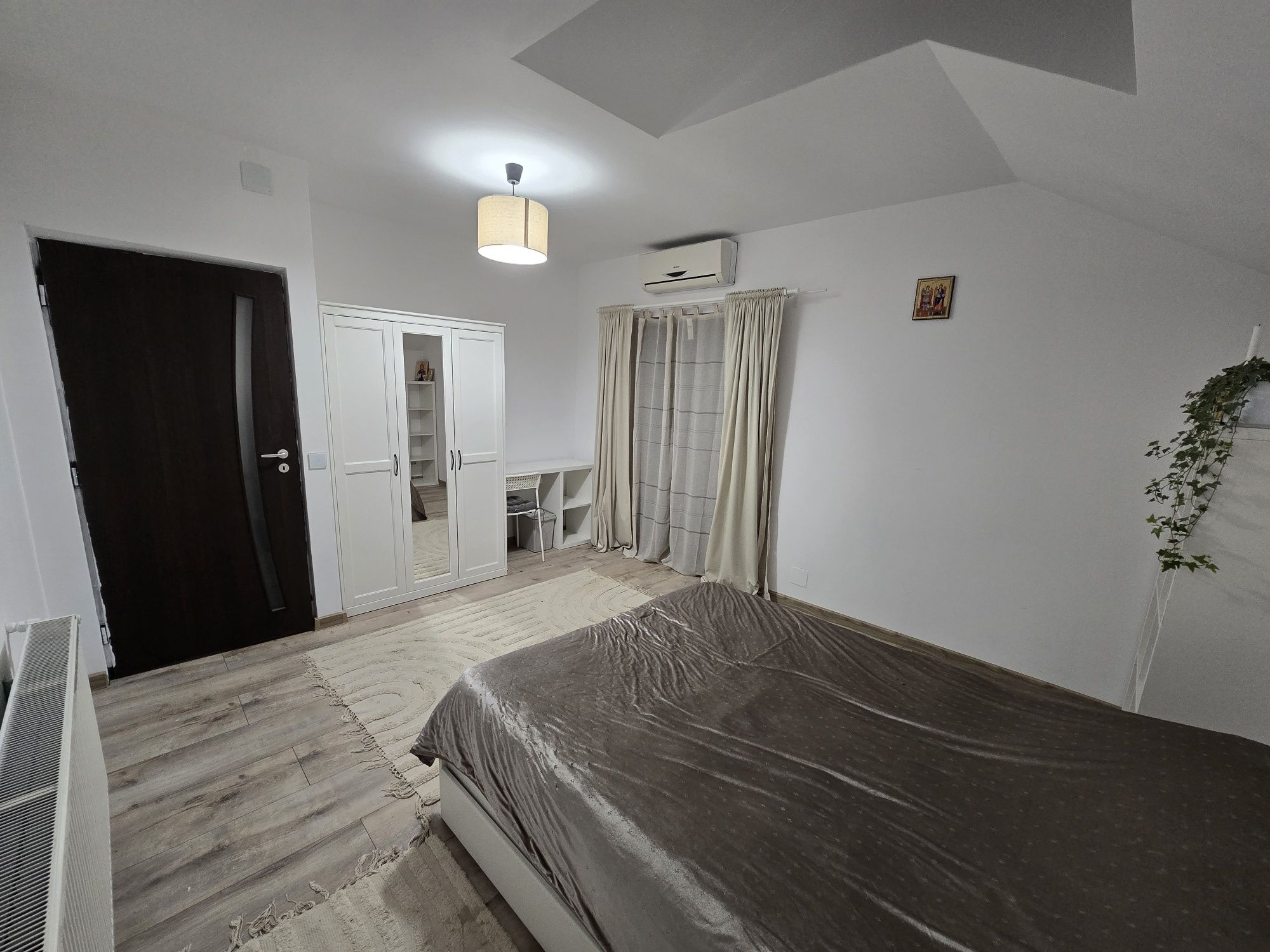 Vand casa in Bucium zona Plopii fara Sot