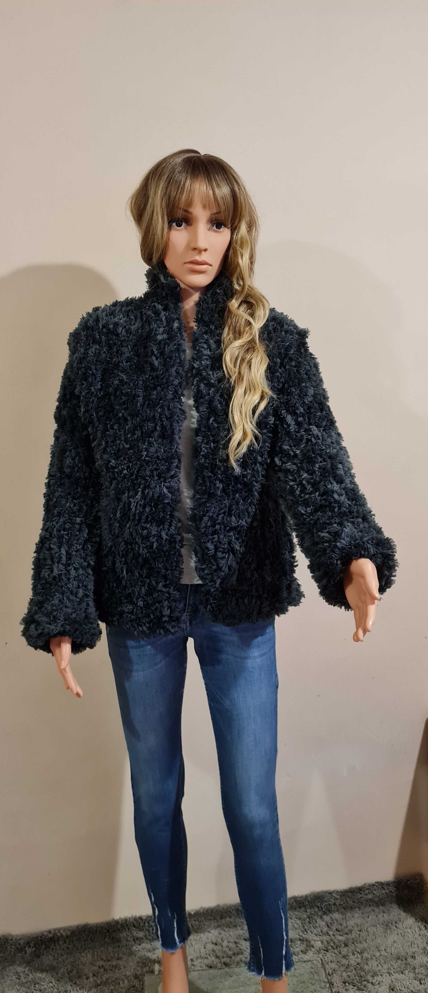 Ръчно плетени дамски жилетки от Alize puffy fur
