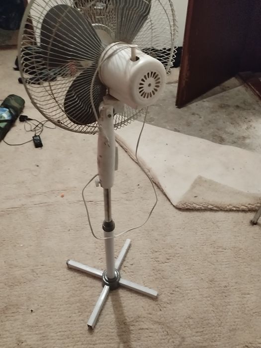 Продавам голям вентилатор без проблеми по него