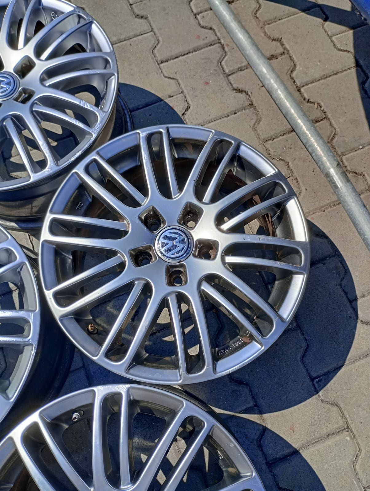 4jante 5x112R16 w passat golf 5.6.7.plus.turan.sharan.jeeta.caddy