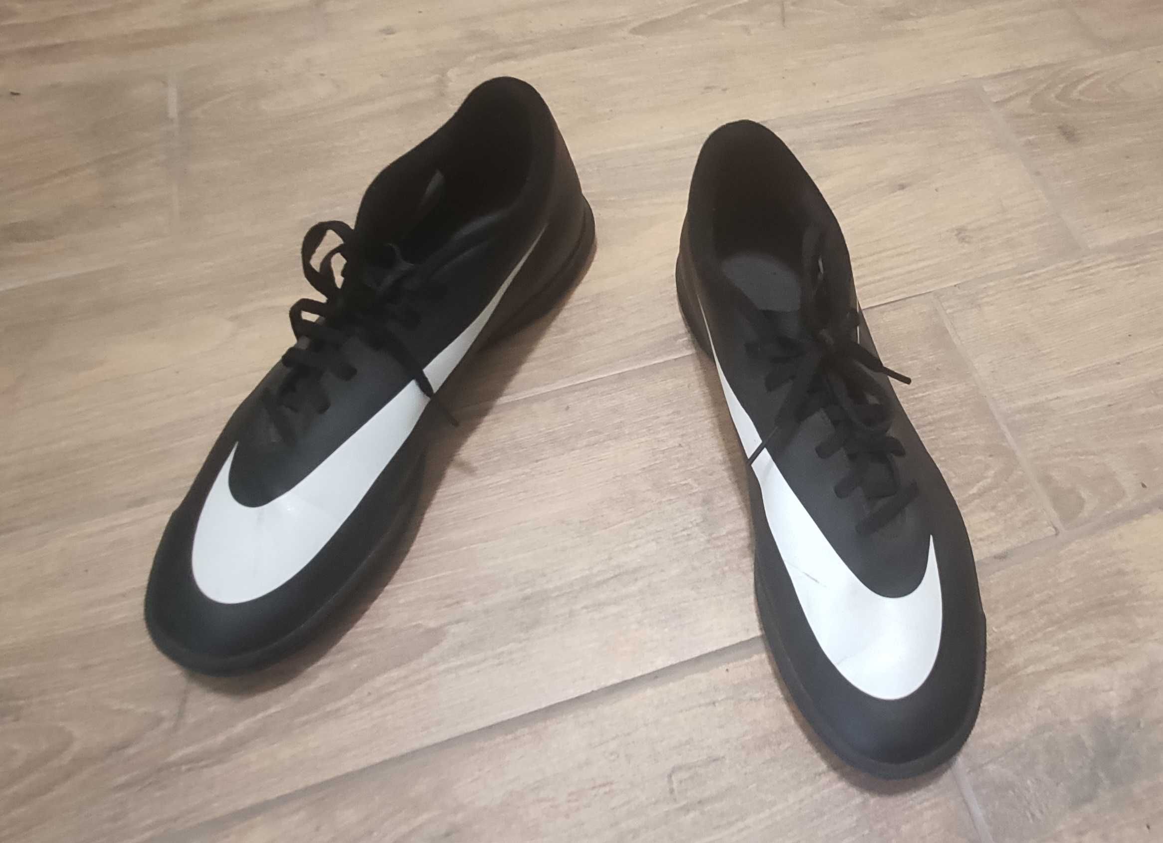 Бутонки Маратонки Найк Nike за футбол ползвани, запазени