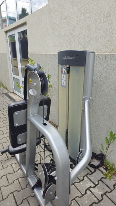 Aparat abdominal Lifefitness