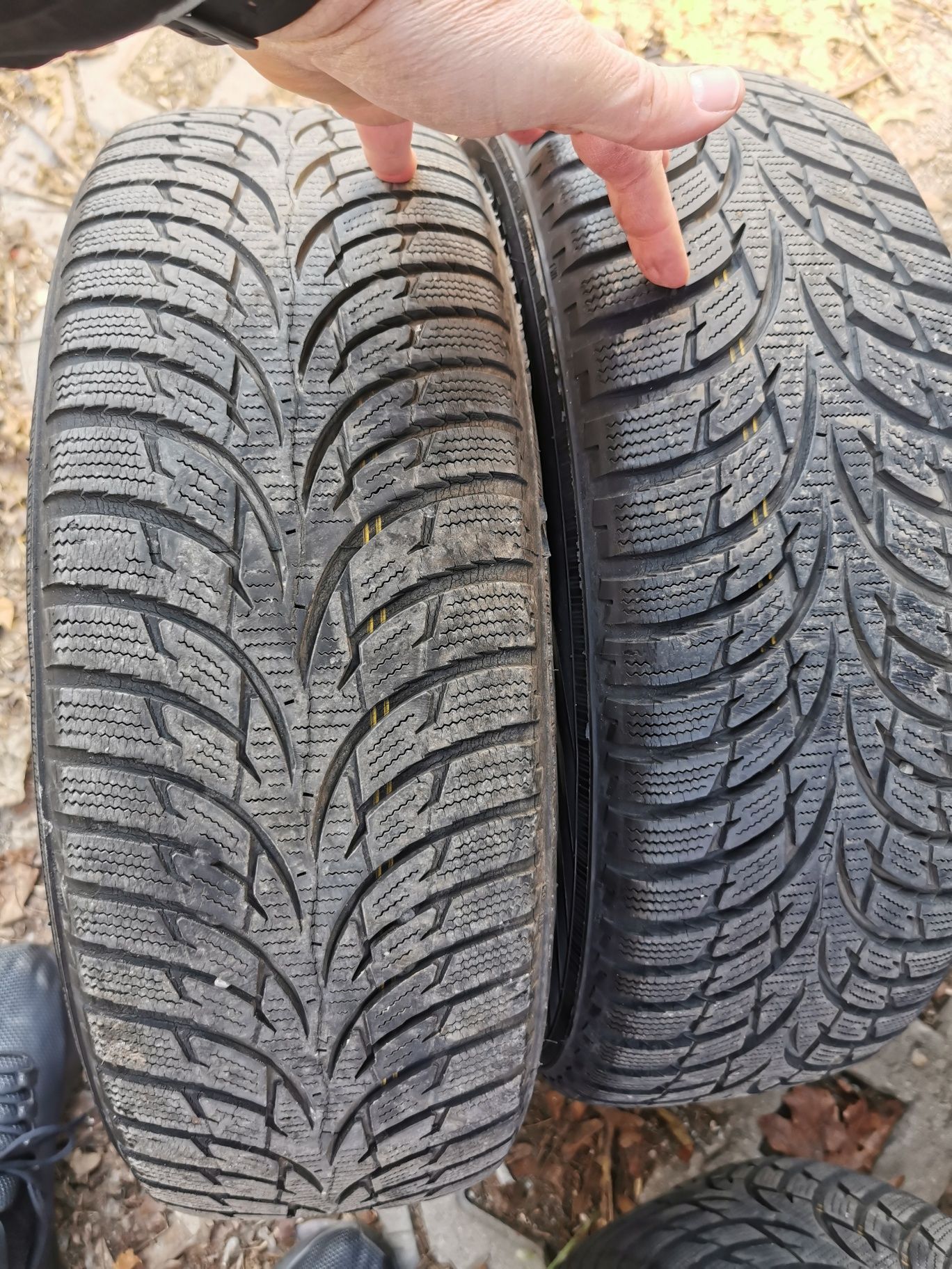 Всесезонни NOKIAN175/65/15 комплект 4 бр. 80 лв.