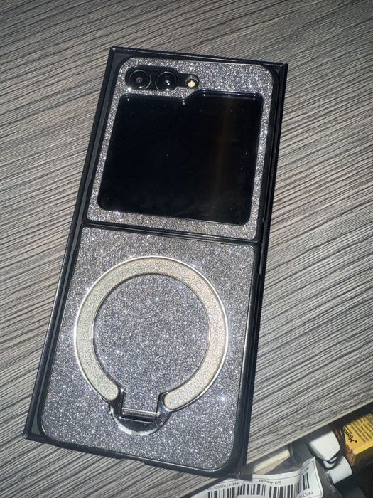 Samsung  Galaxy flip 5