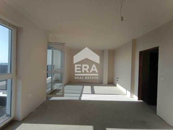 Тристаен апартамент в нова кооперация с Акт 16 в кв. "Изгрев" за прода