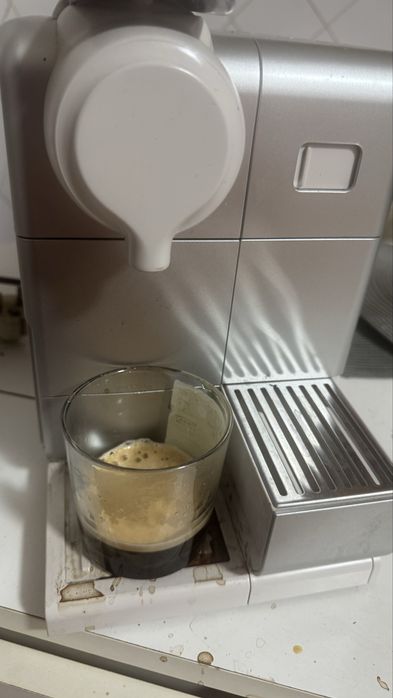 Aparat nespresso latisima touch