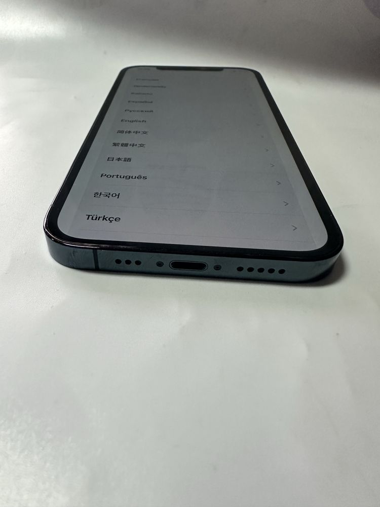 iPhone 12 Pro 128gb - заключен с icloud