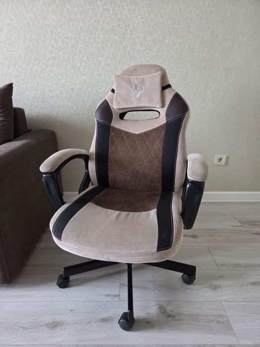 Продаю игровое кресло Zombie VIKING 6 KNIGHT