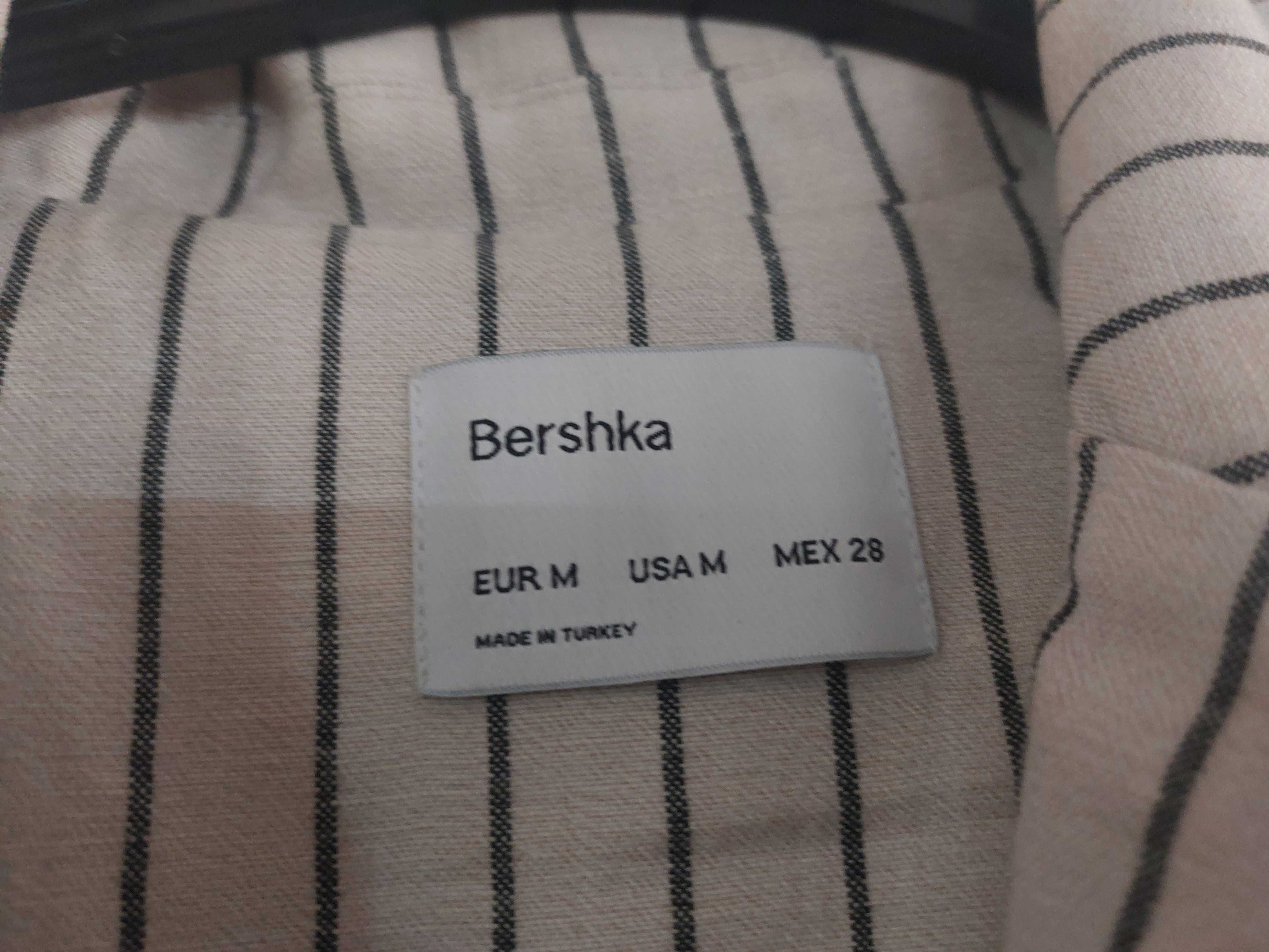 Рокля Bershka M размер