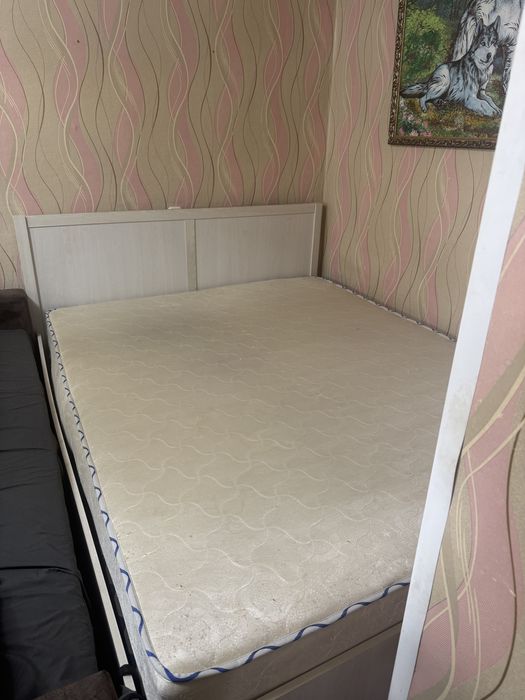 Продам кровать с подъемным механизмом.