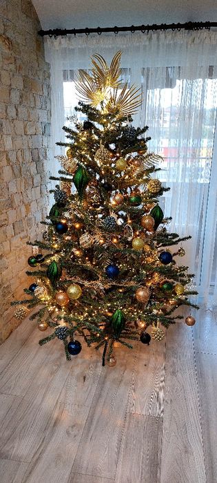 Коледна изкуствена елха