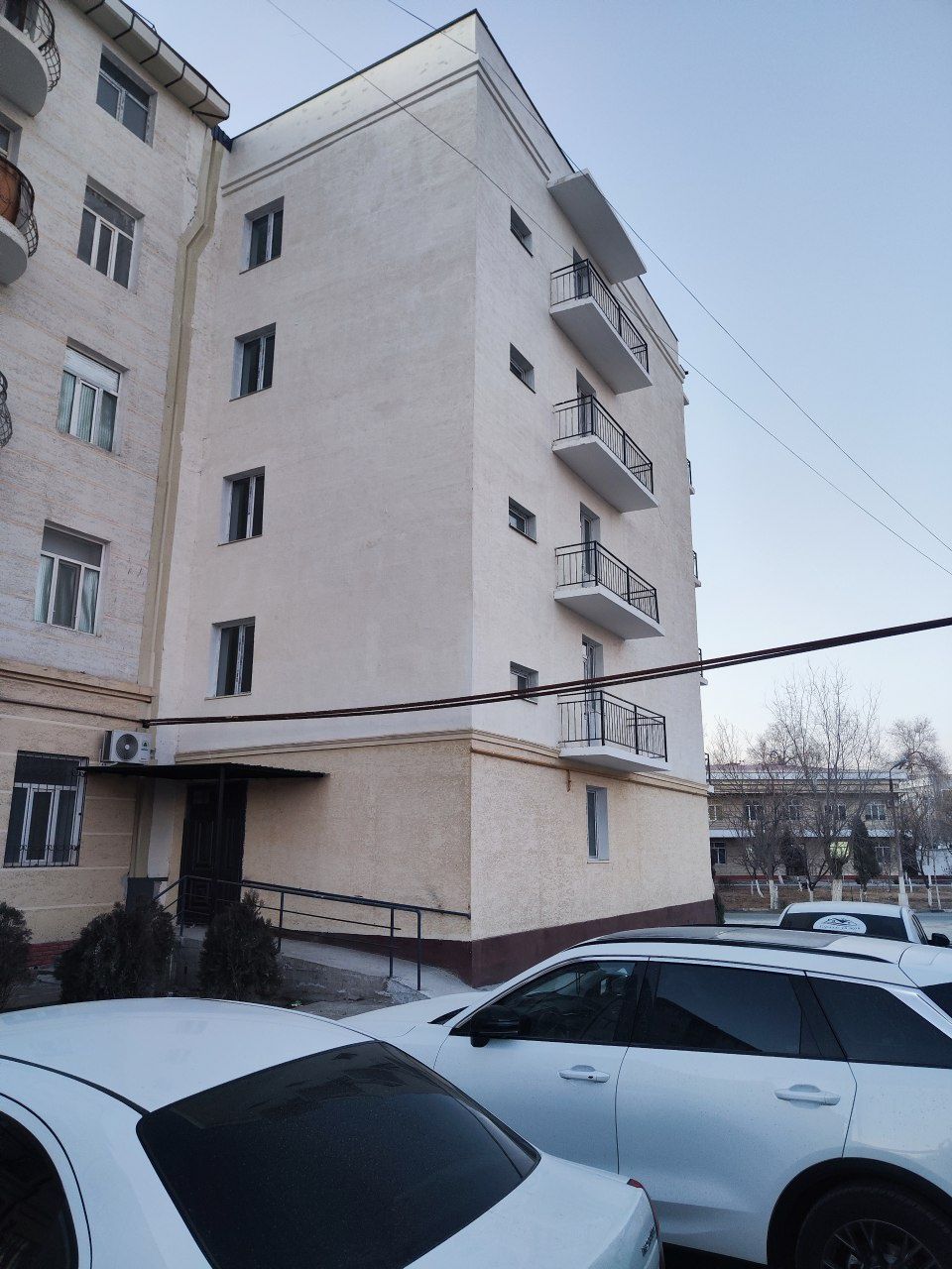 урганч шахрида1 ва 2 хонали жойлар 5500 милйон дан 6500 га ча нохт ёки