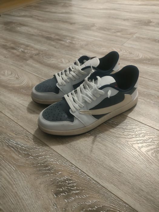 Adidași Travis scot