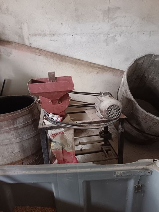 Moara trifazata cereale