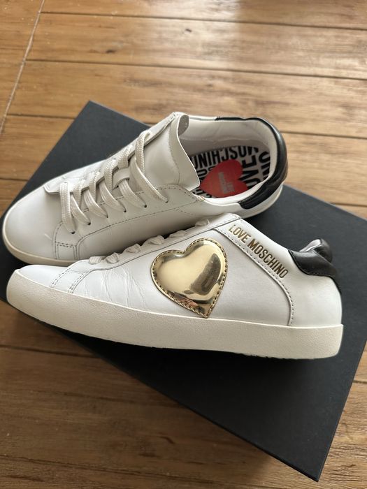 Moschino 36/37 използвани с кутия 60лв