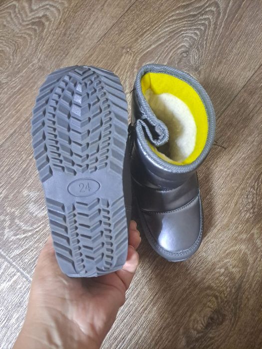 Продам детские дутиши