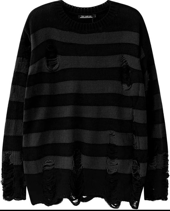 Продам свитер рванный