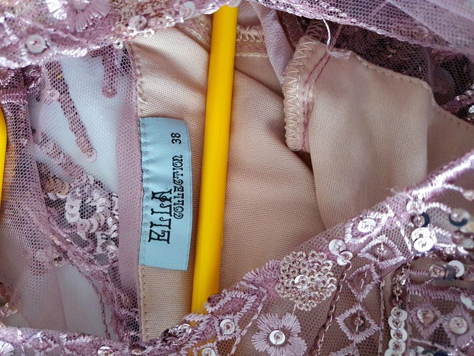 Rochie roz pudra cu paiete