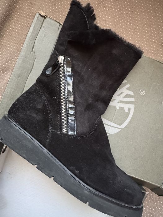 Зимние женские сапоги