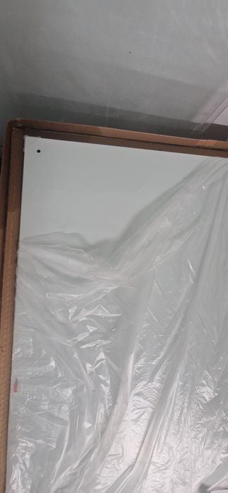 Tabla de scris din sticla magnetica