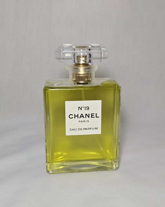 Chanel Nº19 Eau de Parfum