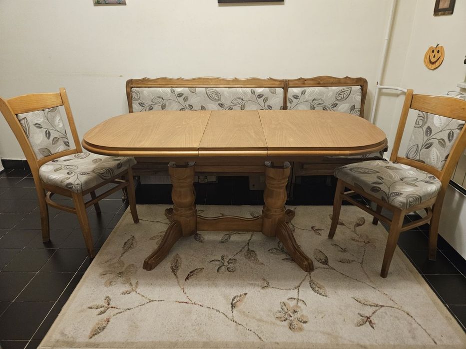 Мебели за трапезария