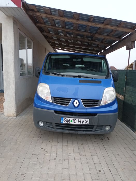 Vând Renault trafic